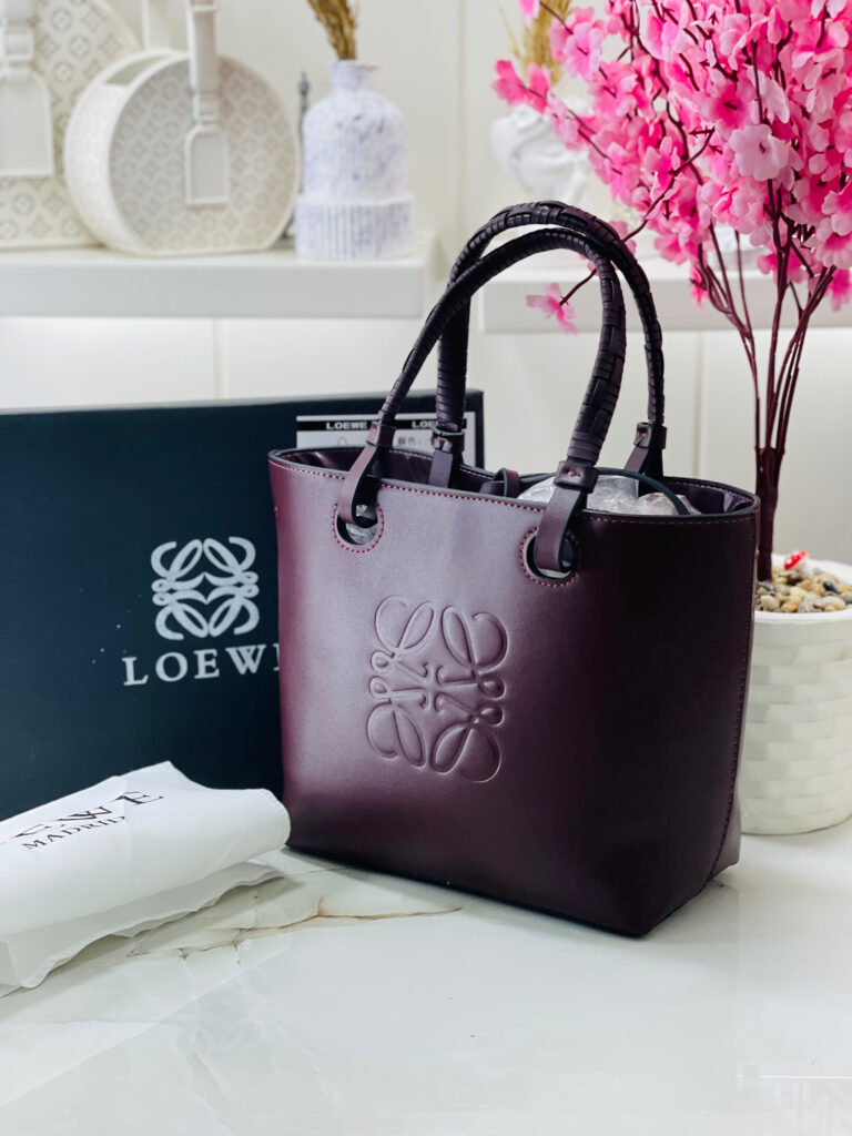 شنطة من Loewe قاعدة 25 سم مع بوكس - لون برغندي