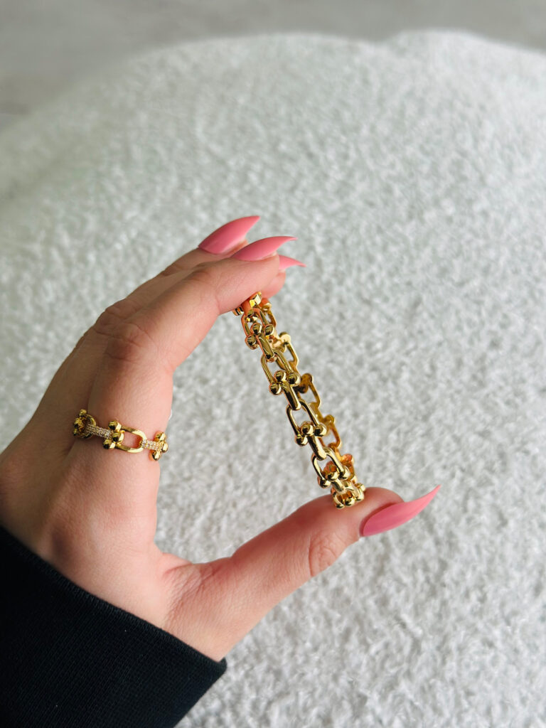 طقم اسوارة مع خاتم من تيفاني