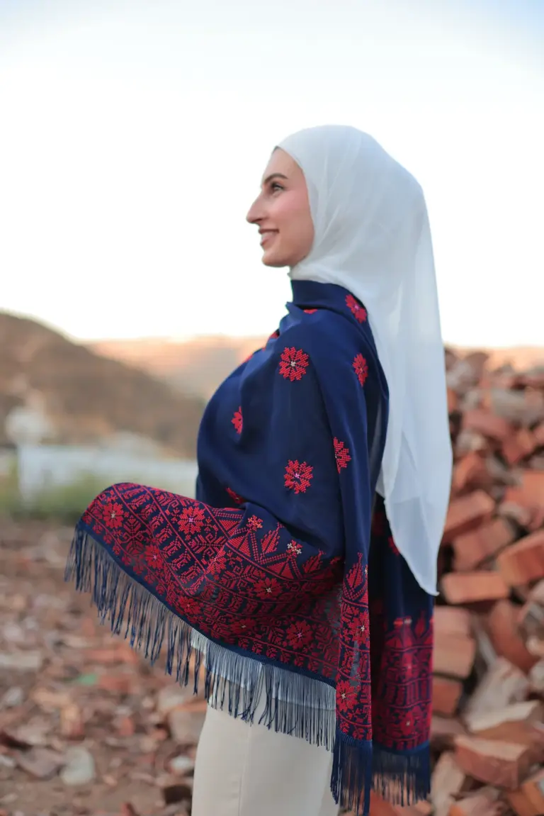 فلسطينية | كحلي وأحمر
