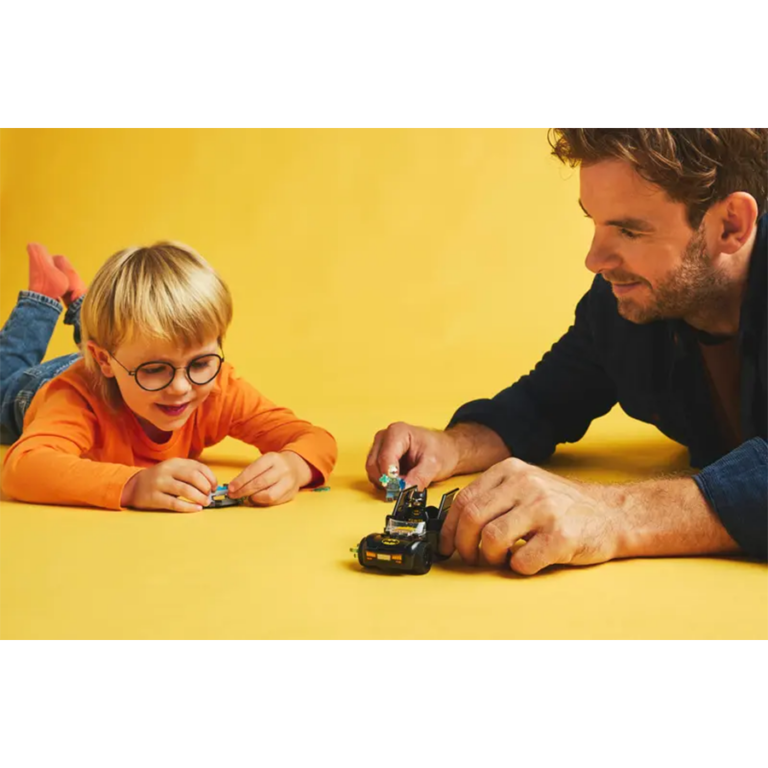 LEGO Batman & Batmobile vs. Mr. Freeze (76301) ليجو – سيارة باتمان ضد مستر فريز