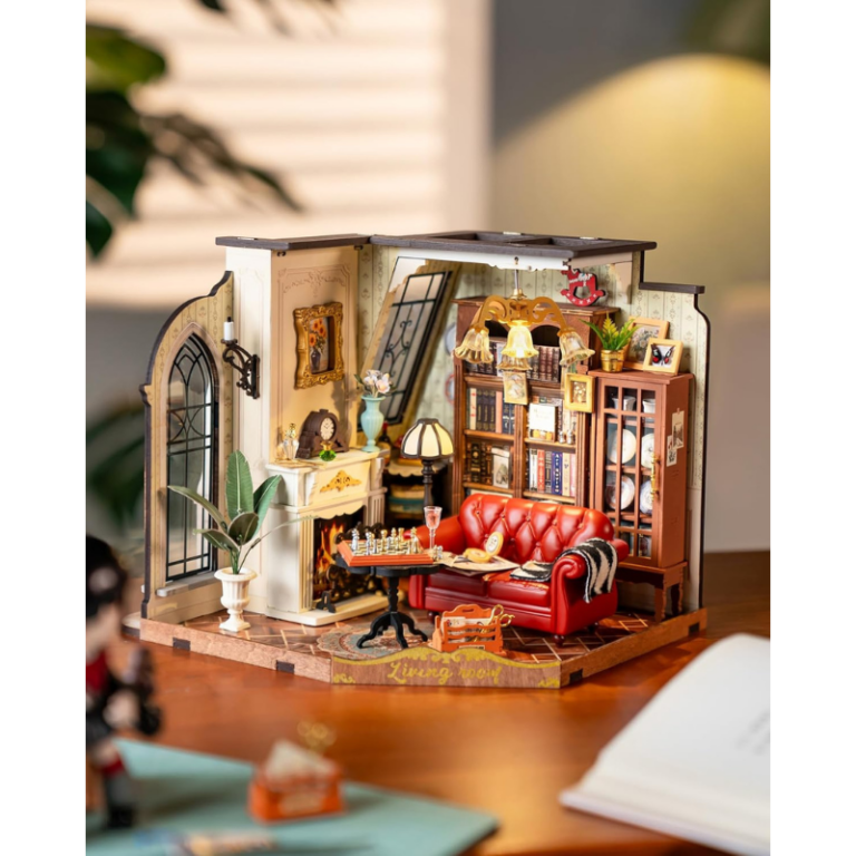 Rolife Catherine's Living Room DIY Miniature House DG175 مجسم غرفة معيشة كلاسيكية أوروبية ثلاثي الأبعاد – DIY للكبار