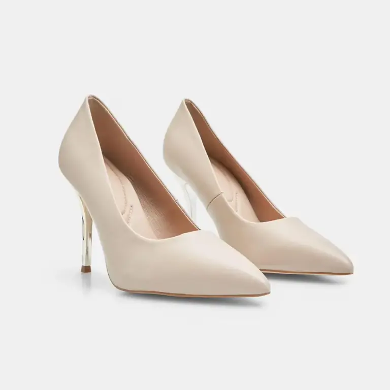 Pointed leather pumps with stiletto heel