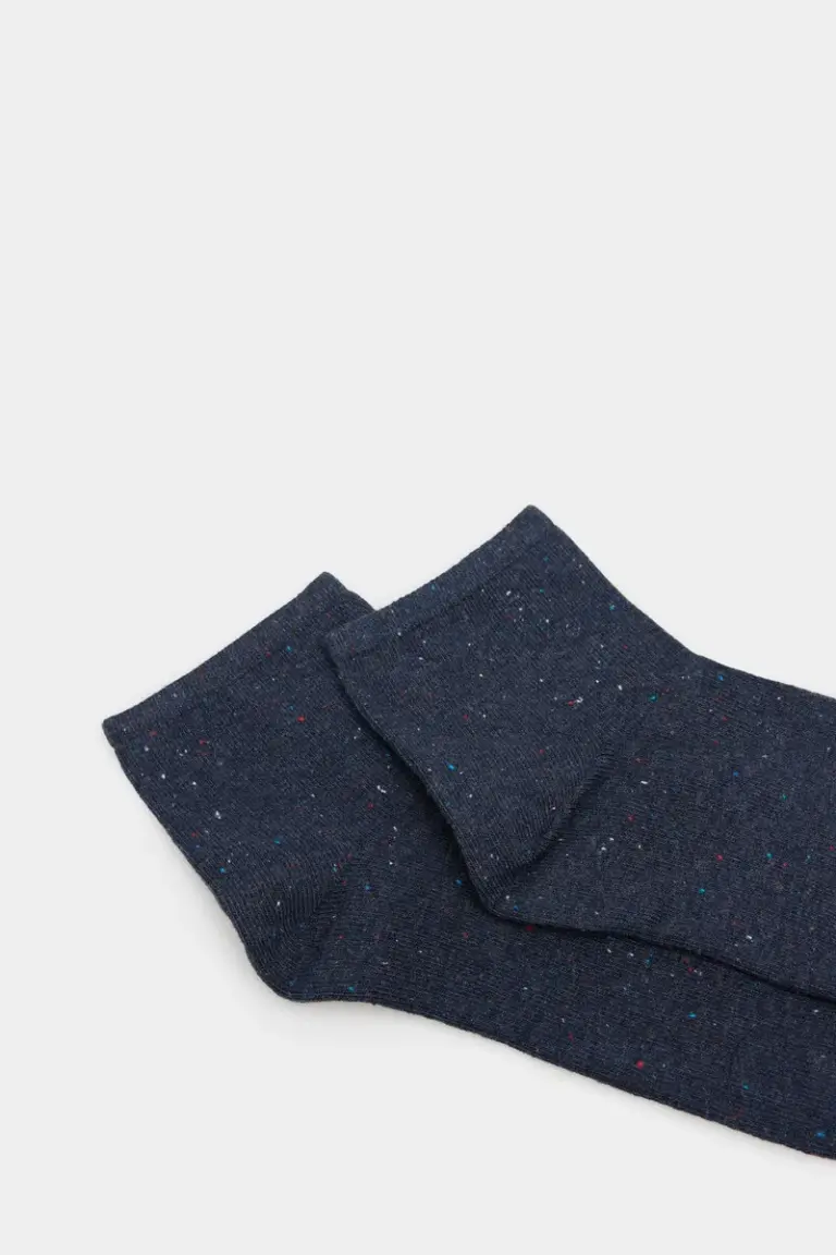 Short buttoned sock