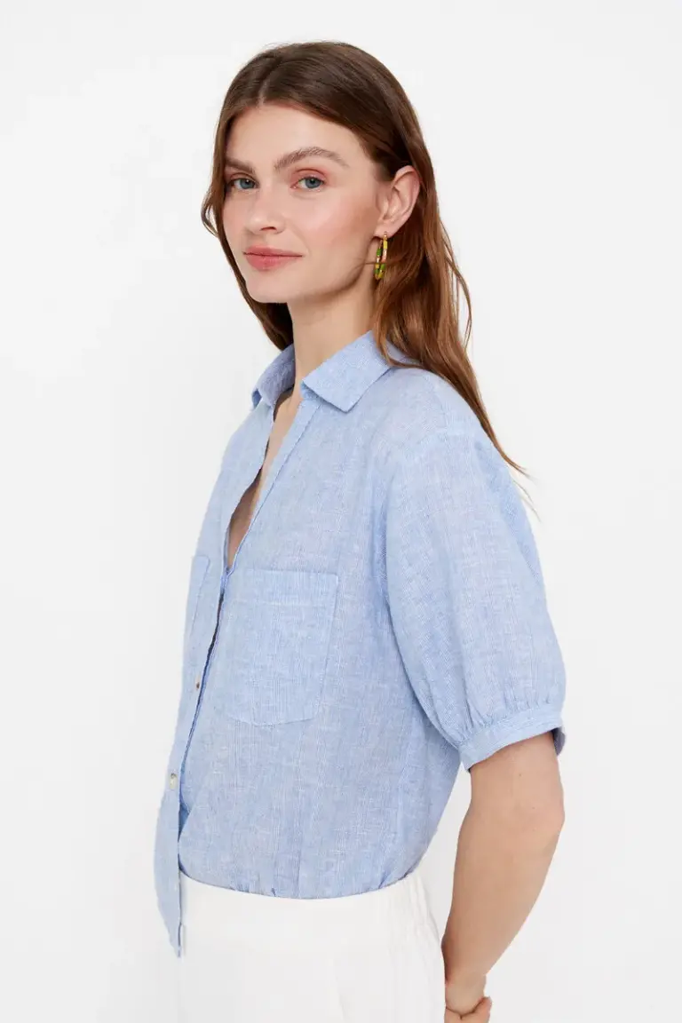 Short-sleeved linen shirt
