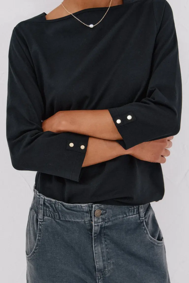 Essential boat neck