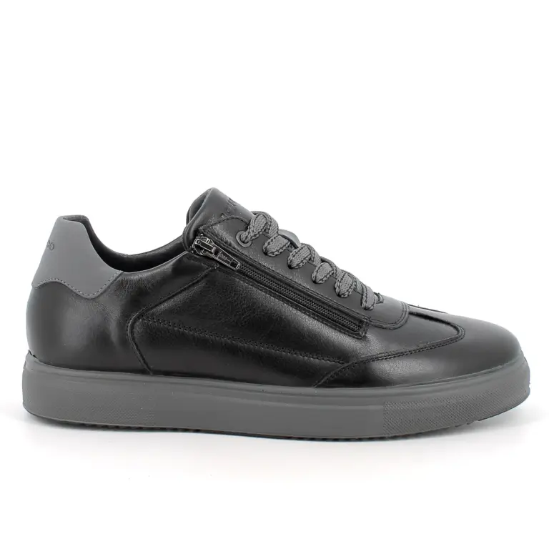 Sneakers for men