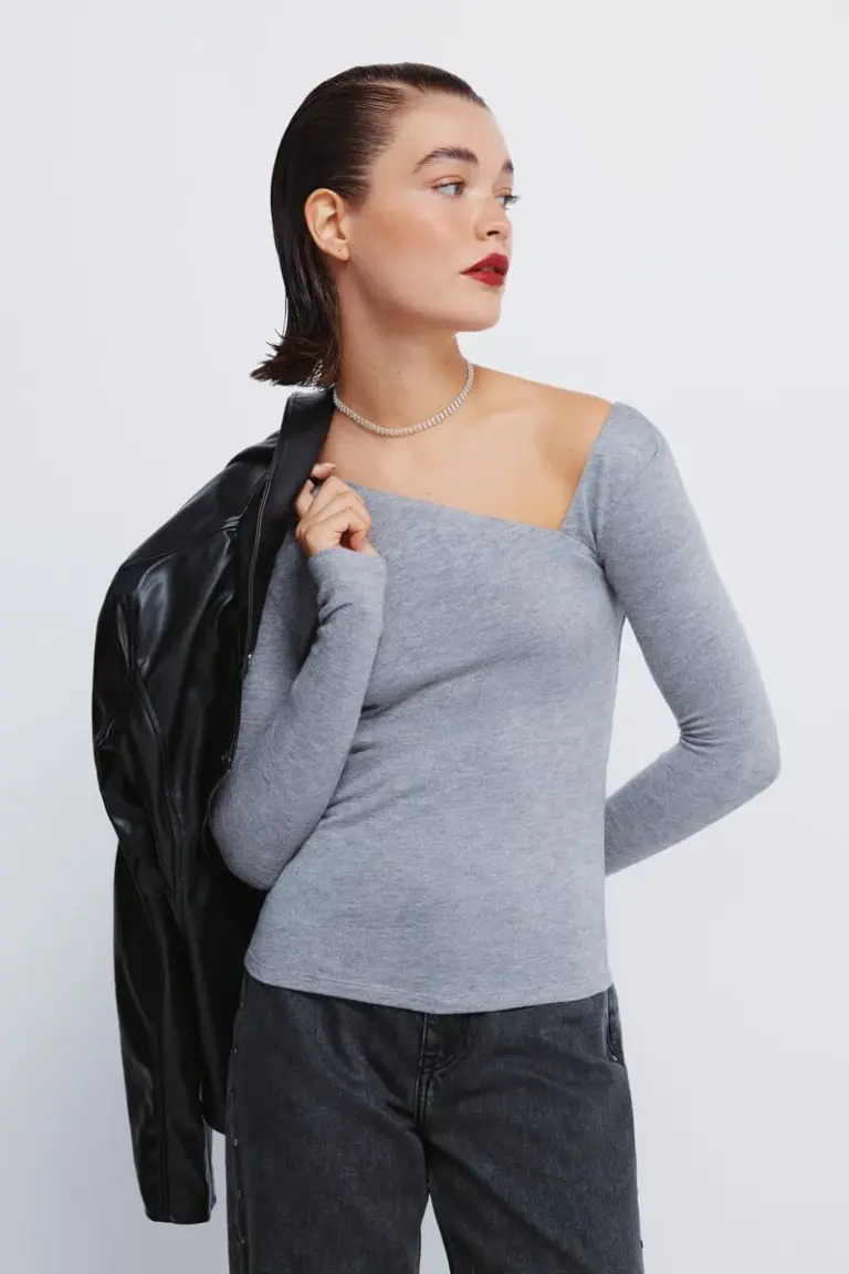 Asymmetrical neckline t-shirt