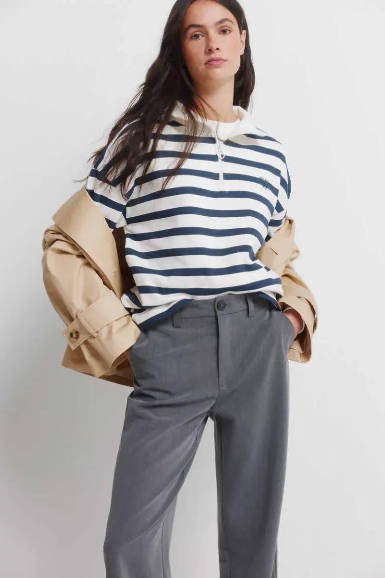 Straight tailoring trousers