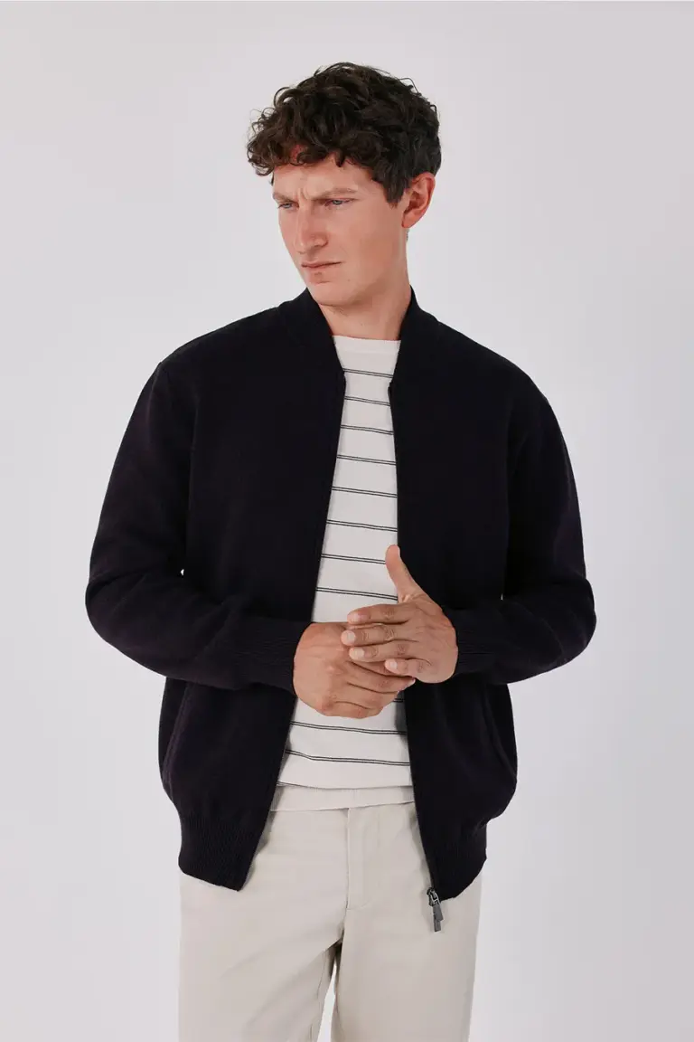 Multicolored striped jersey